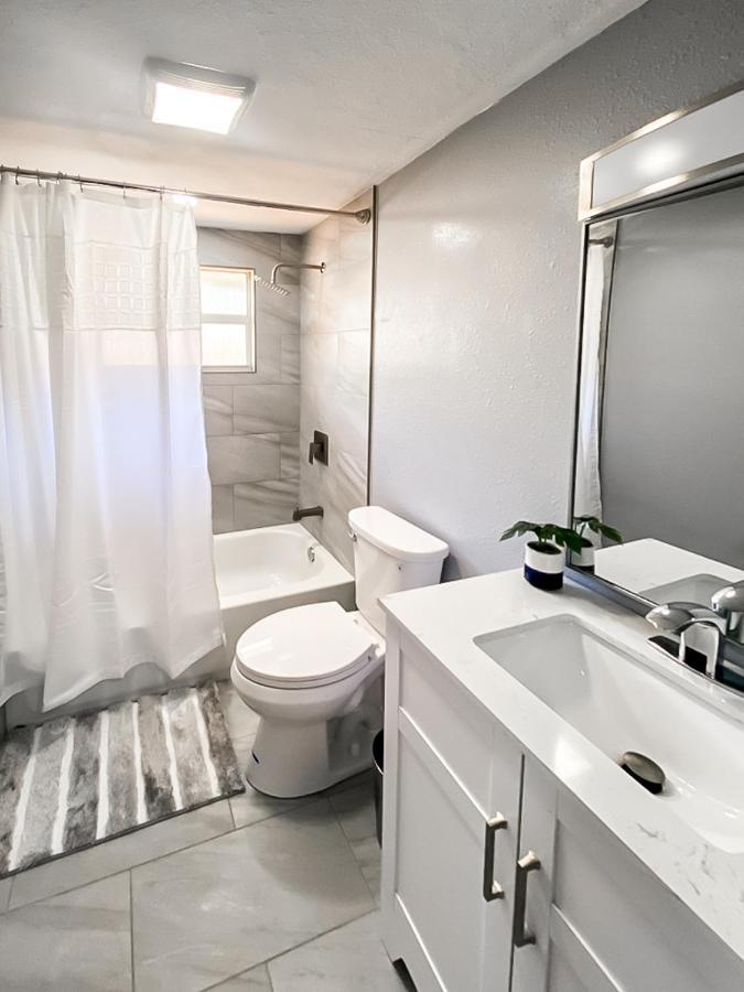 Sarasota Modern, Spacious, Comfy, Queen Beds, Backyard Rental Exterior foto